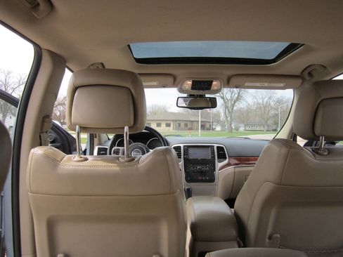 Used 2012 Jeep Grand Cherokee Limited w/ Trailer Tow Group image 15