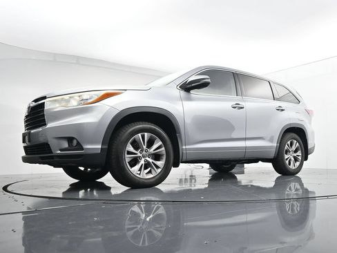 Used 2016 Toyota Highlander Plus AWD/4WD image 20