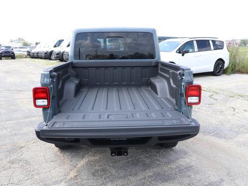 New 2026 Jeep Gladiator Sport AWD/4WD image 14