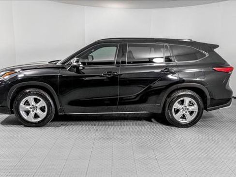 Used 2021 Toyota Highlander XSE image 3