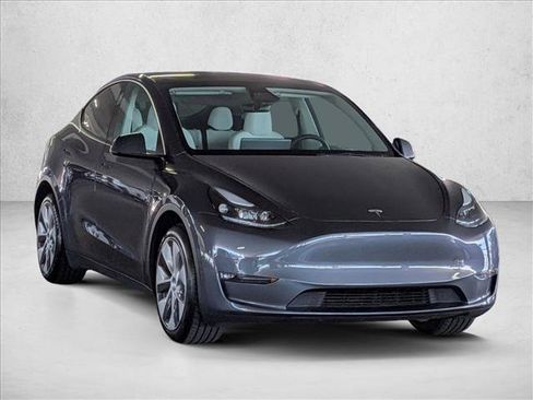 Used 2023 Tesla Model Y Long Range AWD/4WD image 3