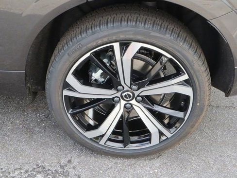 New 2024 Volvo XC60 T8 Ultimate w/ Protection Package Premier image 5