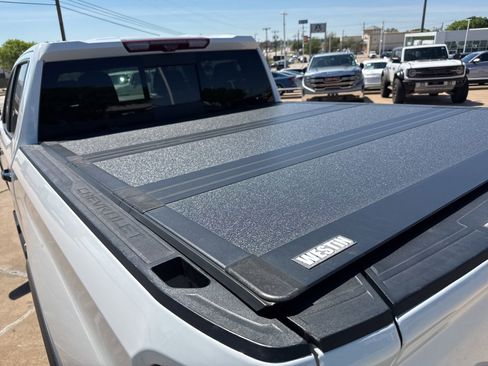 Used 2022 Chevrolet Silverado 1500 ZR2 w/ Technology Package image 10