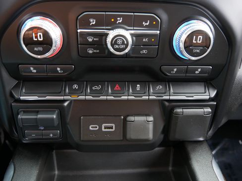 Used 2019 GMC Sierra 1500 Elevation w/ Elevation Value Package AWD/4WD image 27