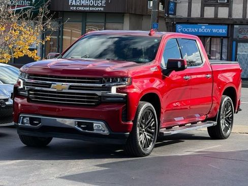 Used 2022 Chevrolet Silverado 1500 High Country w/ Safety Package II AWD/4WD image 3