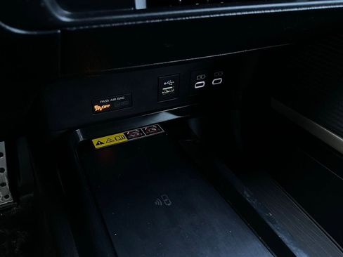 Used 2025 Toyota Camry SE image 26