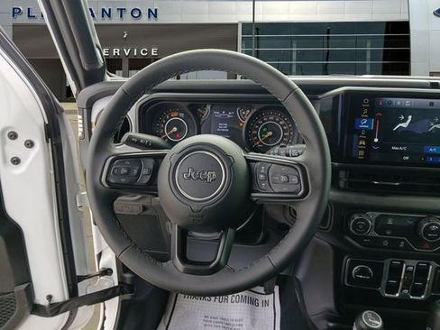 Used 2025 Jeep Wrangler Unlimited Sport AWD/4WD image 12