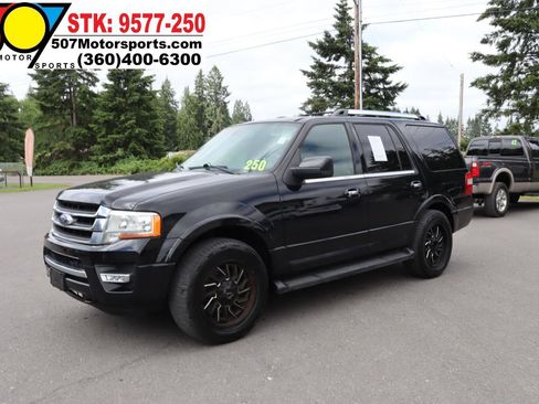 Used 2017 Ford Expedition Limited AWD/4WD image 3