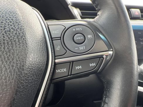 Used 2018 Toyota Camry XSE w/ Driver Assist Package image 15