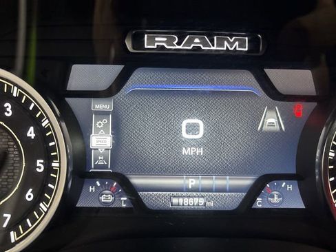 Used 2025 RAM 1500 Laramie AWD/4WD image 19