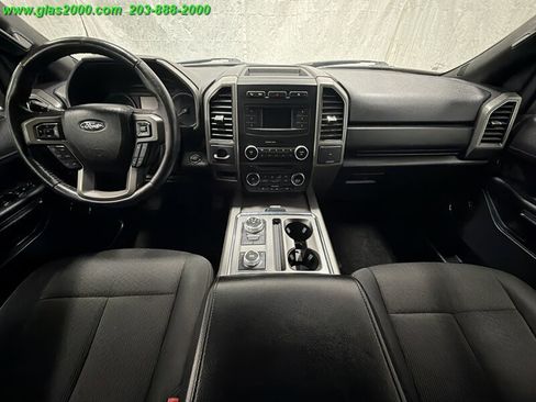 Used 2018 Ford Expedition XLT image 6