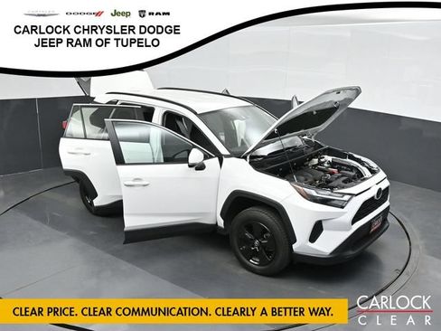 Used 2024 Toyota RAV4 XLE FWD image 52
