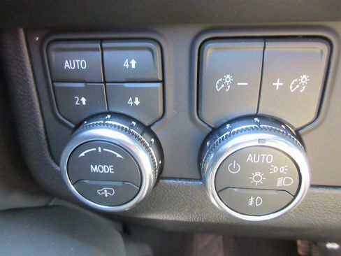 New 2026 GMC Yukon XL AT4 Ultimate image 17