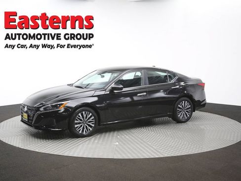 Used 2023 Nissan Altima 2.5 SV FWD image 57