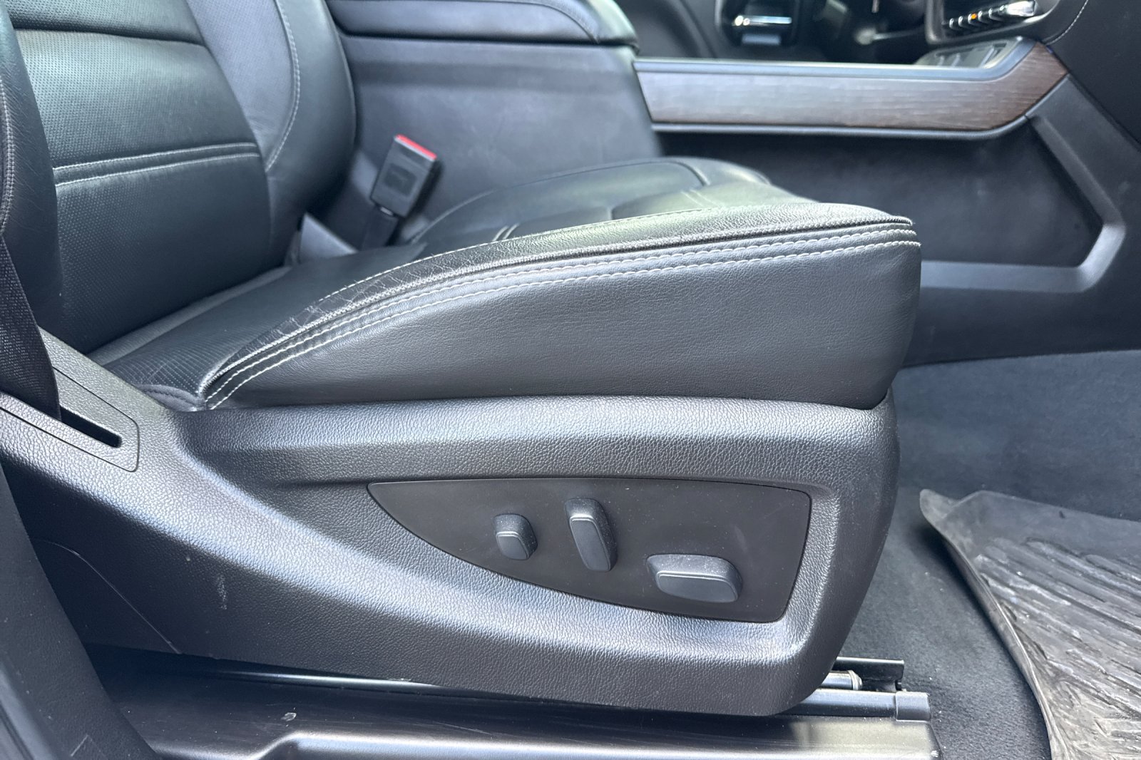 Used 2019 GMC Sierra 3500 Denali w/ Duramax Plus Package AWD/4WD image 21