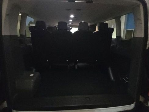 Used 2023 Ford Transit 350 XLT image 24