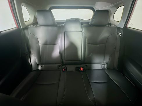 Used 2023 Toyota Corolla Cross XLE w/ Convenience Package FWD image 30