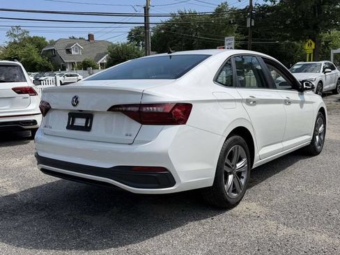 Used 2023 Volkswagen Jetta SE FWD image 5
