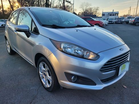 Used 2016 Ford Fiesta SE image 3
