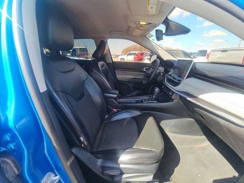 Used 2022 Jeep Compass Latitude FWD image 10