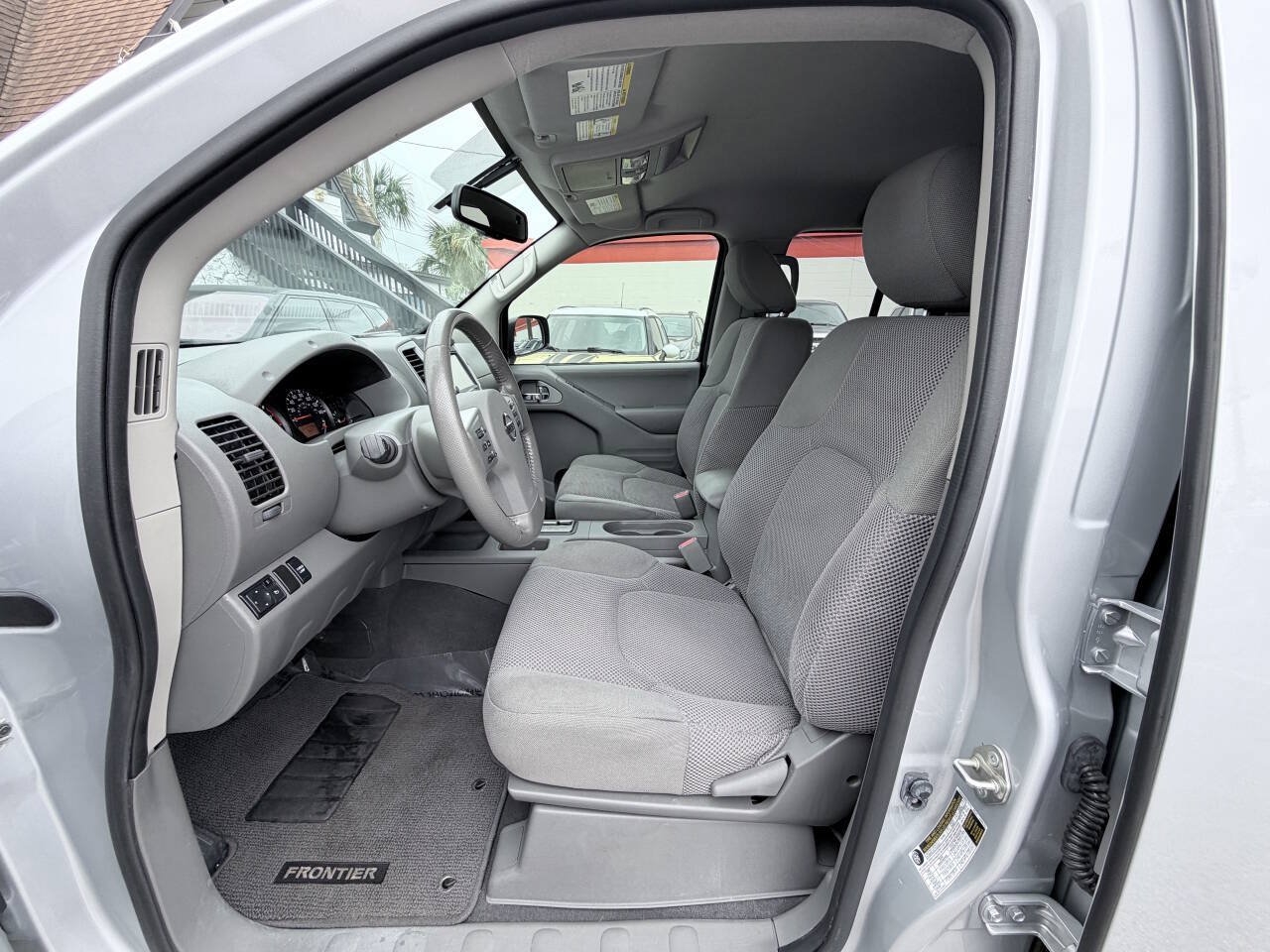 Used 2019 Nissan Frontier SV w/ Value Truck Package RWD image 12