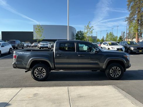 Used 2023 Toyota Tacoma TRD Sport w/ Advanced Technology Package AWD/4WD image 6
