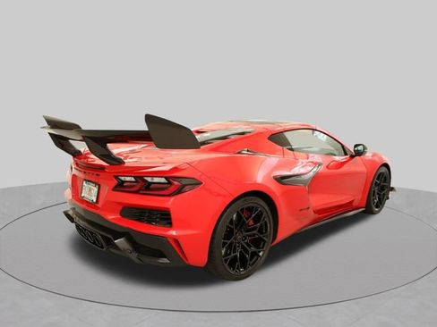 Used 2025 Chevrolet Corvette ZR1 w/ ZR1 Carbon Fiber Aero Package RWD image 53