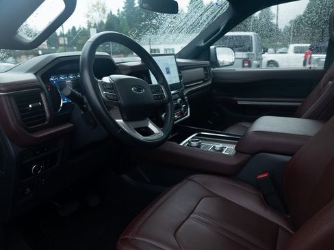 Used 2024 Ford Expedition Limited image 20