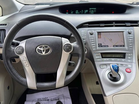Used 2012 Toyota Prius Four w/ Deluxe Solar Roof Pkg FWD image 10