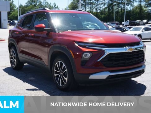 Used 2025 Chevrolet TrailBlazer LT FWD image 6