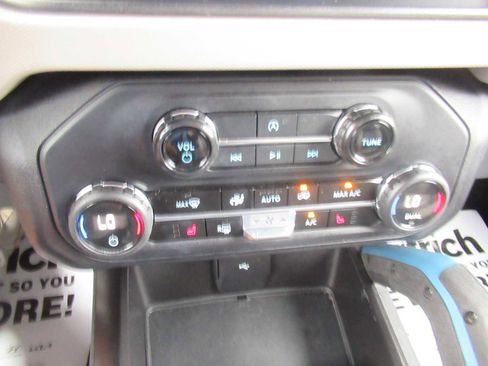 Used 2023 Ford Bronco Wildtrak image 28