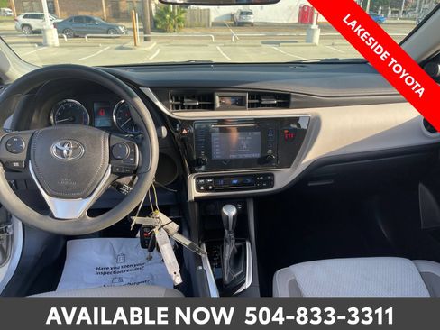 Used 2018 Toyota Corolla LE FWD image 21