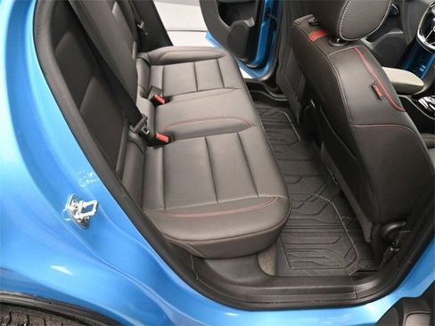 Used 2025 Chevrolet Trax RS w/ Sunroof Package image 14