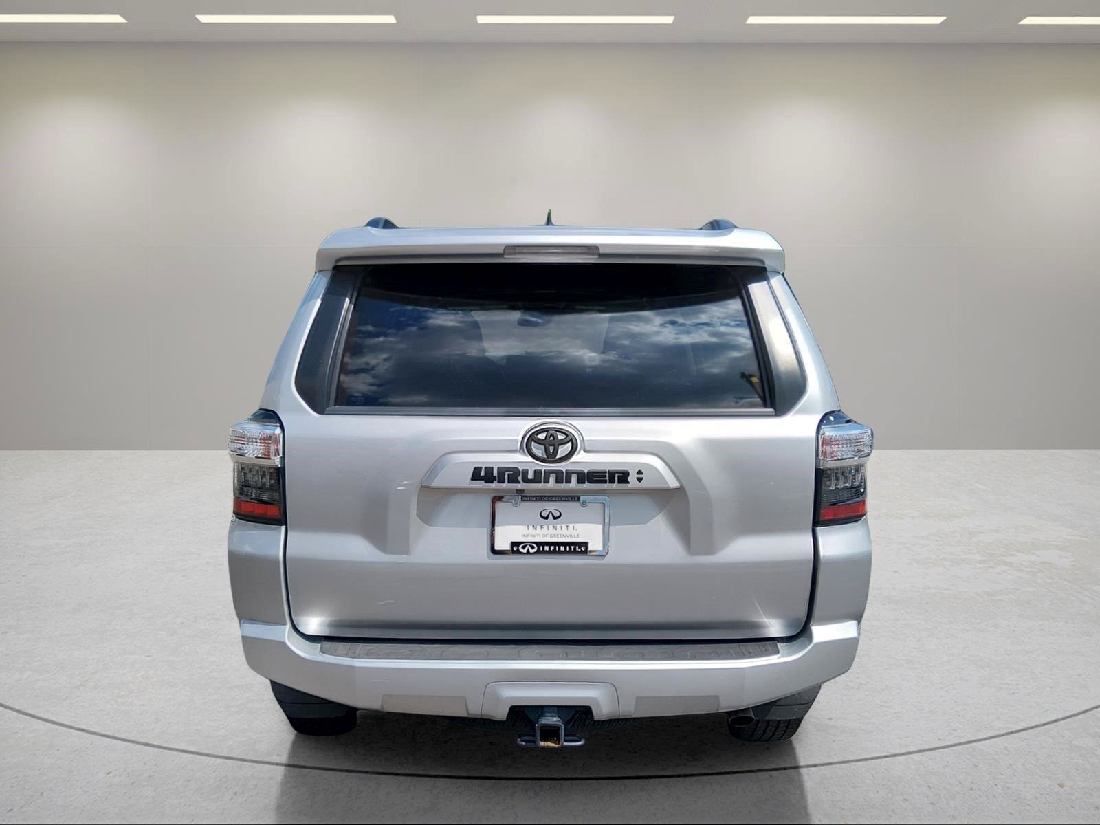 Used 2021 Toyota 4Runner SR5 Premium w/ Moonroof Package RWD image 4