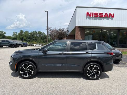 Used 2024 Mitsubishi Outlander SE Black Edition AWD/4WD image 8