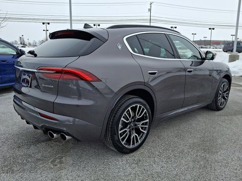 Certified 2025 Maserati Grecale Modena AWD/4WD image 10