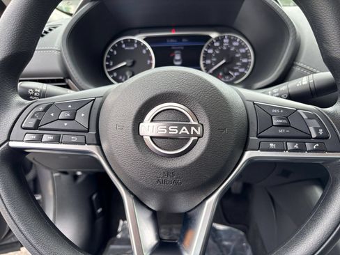 Used 2025 Nissan Sentra SV FWD image 22