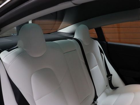 Used 2023 Tesla Model 3 Standard Range image 58