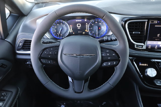 New 2026 Chrysler Pacifica Limited w/ S Appearance Package AWD/4WD image 23