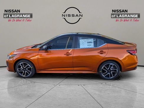 Certified 2025 Nissan Sentra SR FWD image 11