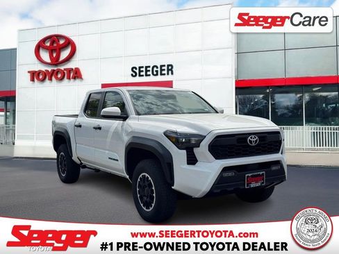 Used 2024 Toyota Tacoma TRD Off-Road AWD/4WD image 1
