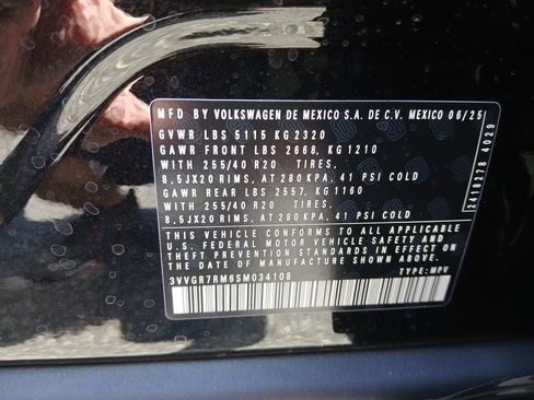 New 2025 Volkswagen Tiguan SE R-Line image 29