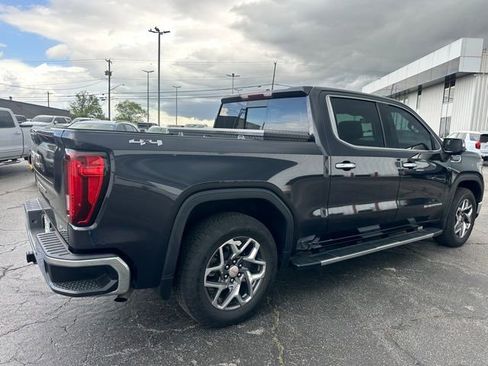 Used 2022 GMC Sierra 1500 SLT w/ SLT Convenience Package image 10