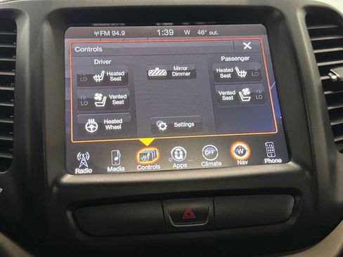 Used 2015 Jeep Cherokee Limited w/ Luxury Group AWD/4WD image 15
