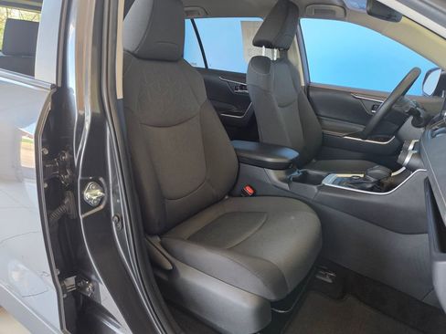 Used 2025 Toyota RAV4 XLE AWD/4WD image 23