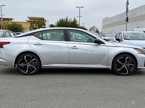 New 2025 Nissan Altima 2.5 SR w/ SR Premium Package image 3