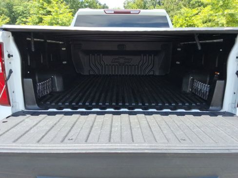 Certified 2021 Chevrolet Silverado 1500 Custom Trail Boss w/ LPO, Dark Essentials Package AWD/4WD image 18
