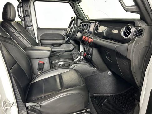 Used 2021 Jeep Wrangler Unlimited Sahara AWD/4WD image 15