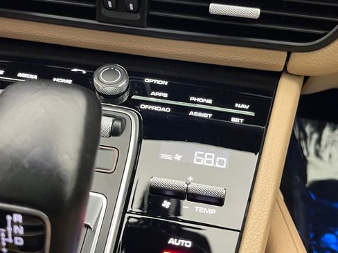 Used 2021 Porsche Cayenne image 19