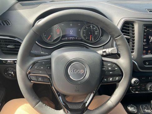 Certified 2023 Jeep Cherokee Altitude Lux image 16